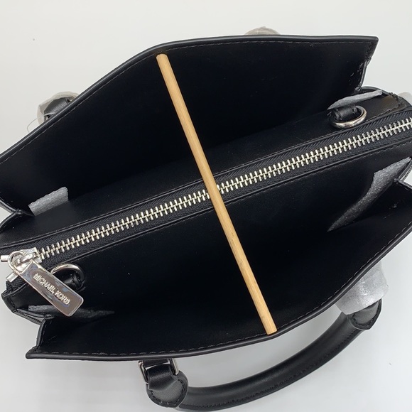 MICHAEL KORS
Sheila Small Faux Saffiano Leather Satchel
Black/Silver - Picture 10 of 16